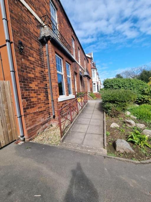 The Hot Tub Townhouse By Holiday Heim Lytham St Annes Exterior foto