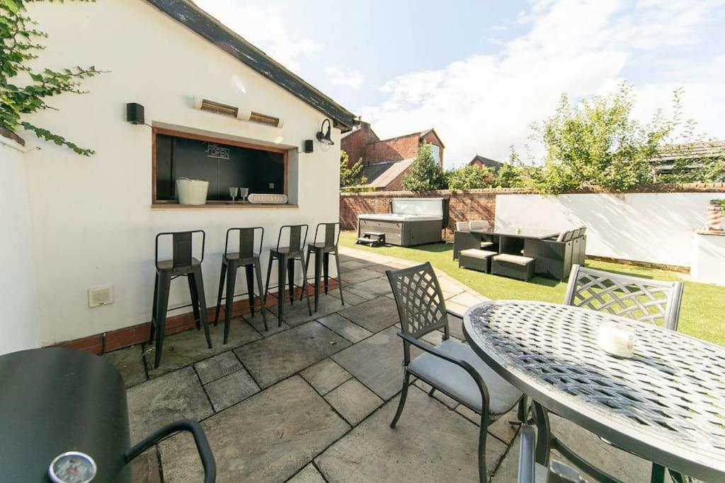 The Hot Tub Townhouse By Holiday Heim Lytham St Annes Exterior foto